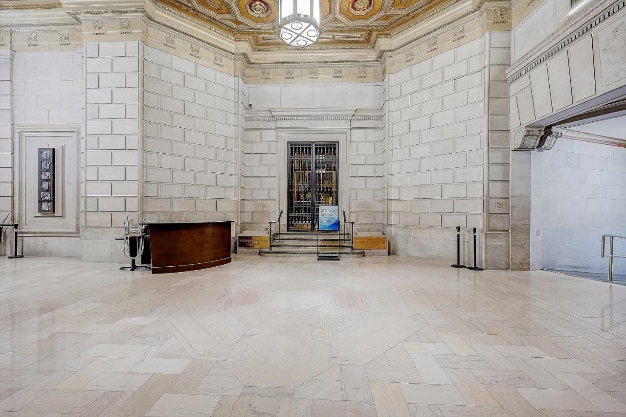 Frontdesk Lofts At 629 Euclid Downtown Cleveland Exterior foto