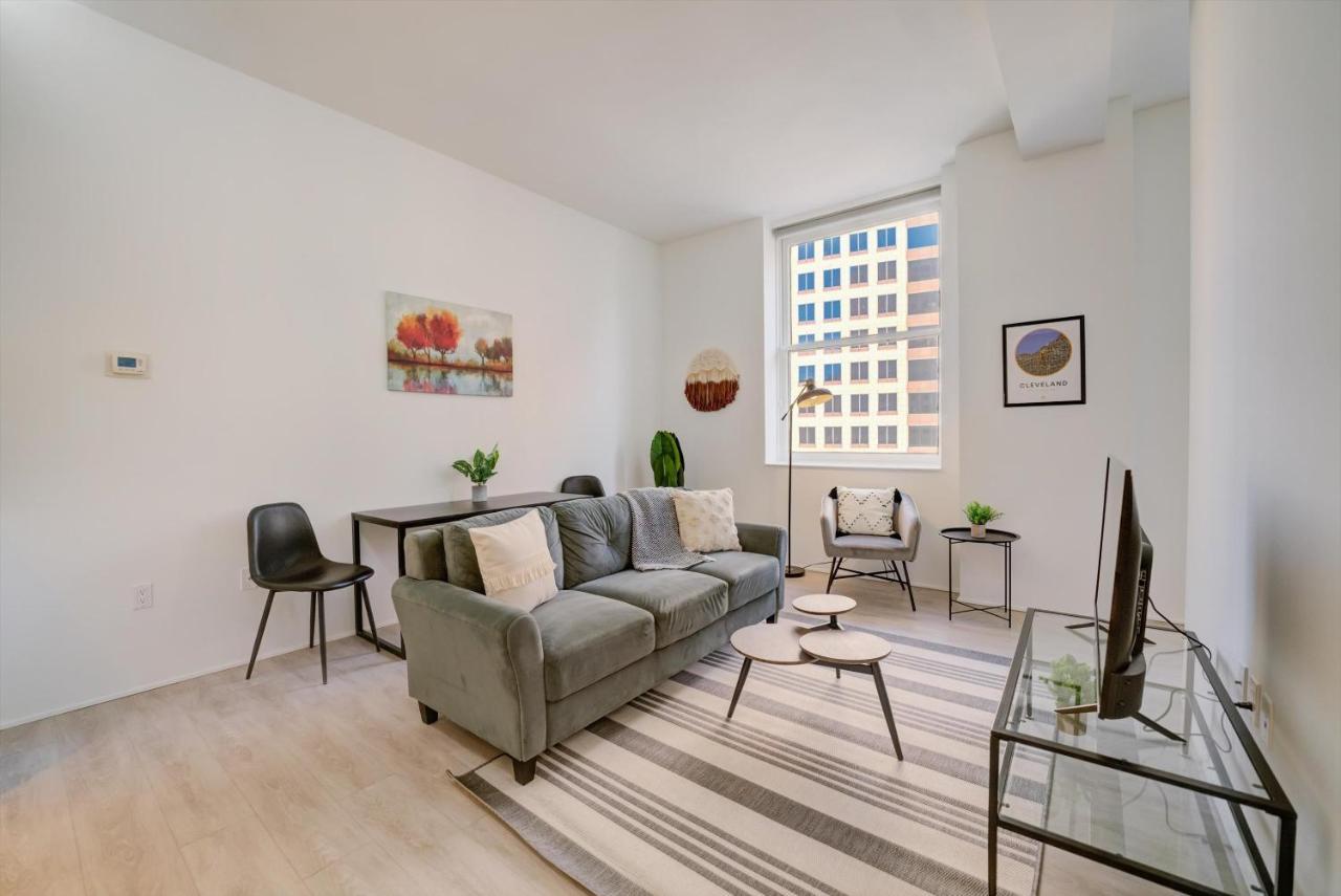 Frontdesk Lofts At 629 Euclid Downtown Cleveland Quarto foto
